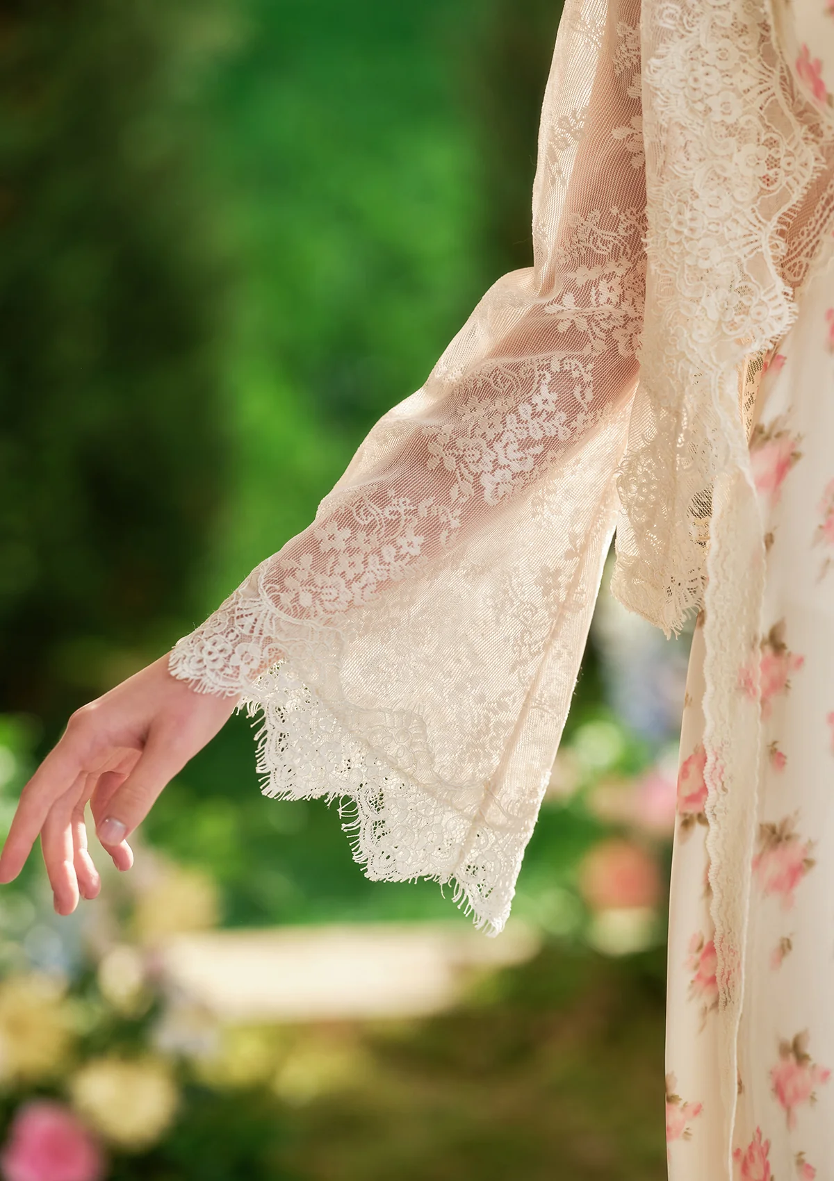 Holiday in Pattaya Cardigan - Thrancidy