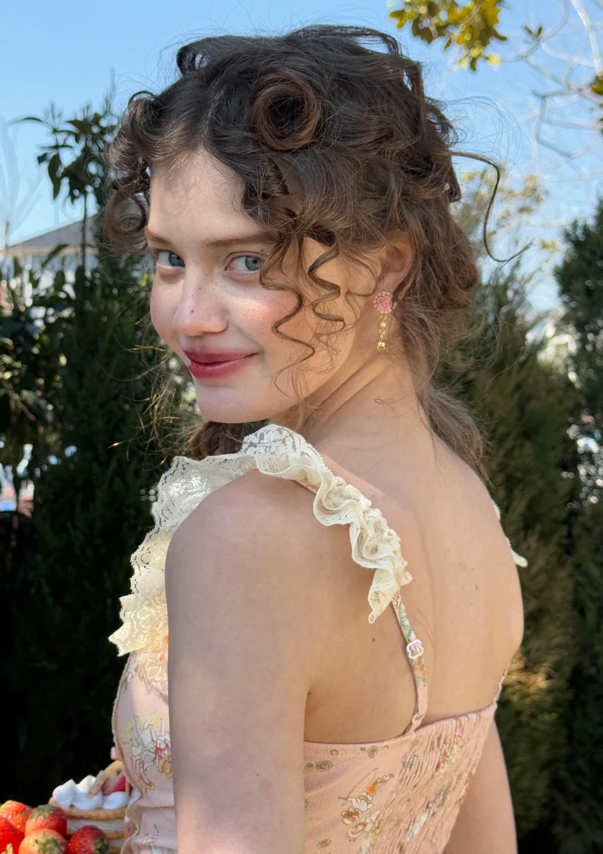 Rosebell Whispers Ear Studs - Thrancidy