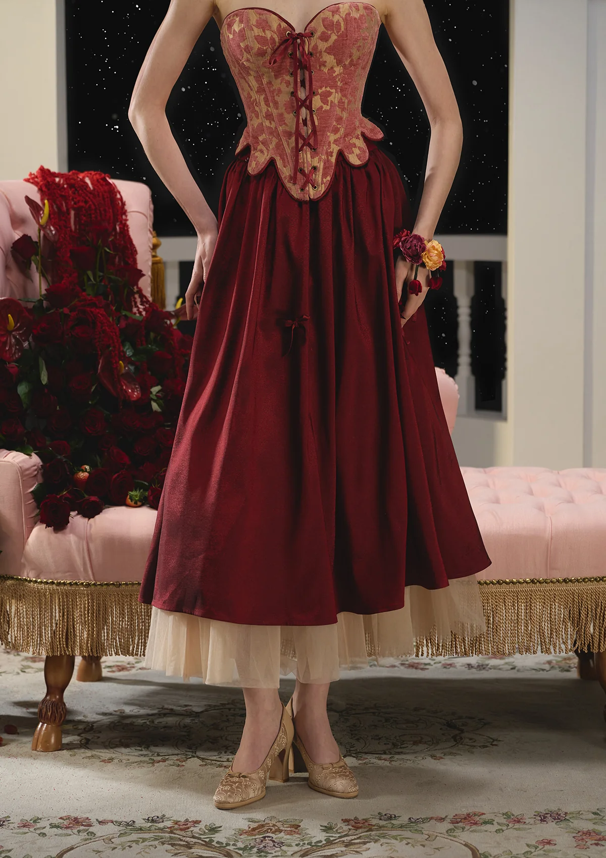 Curve & Plus A Renaissance of Grace Skirt - Thrancidy