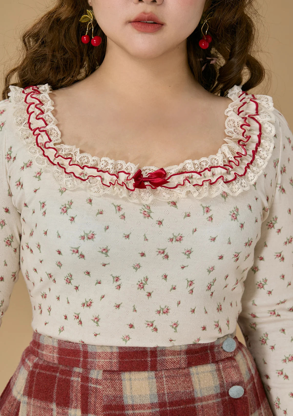 Curve & Plus Strawberry Fabric House Knit Bottom Shirt - Thrancidy
