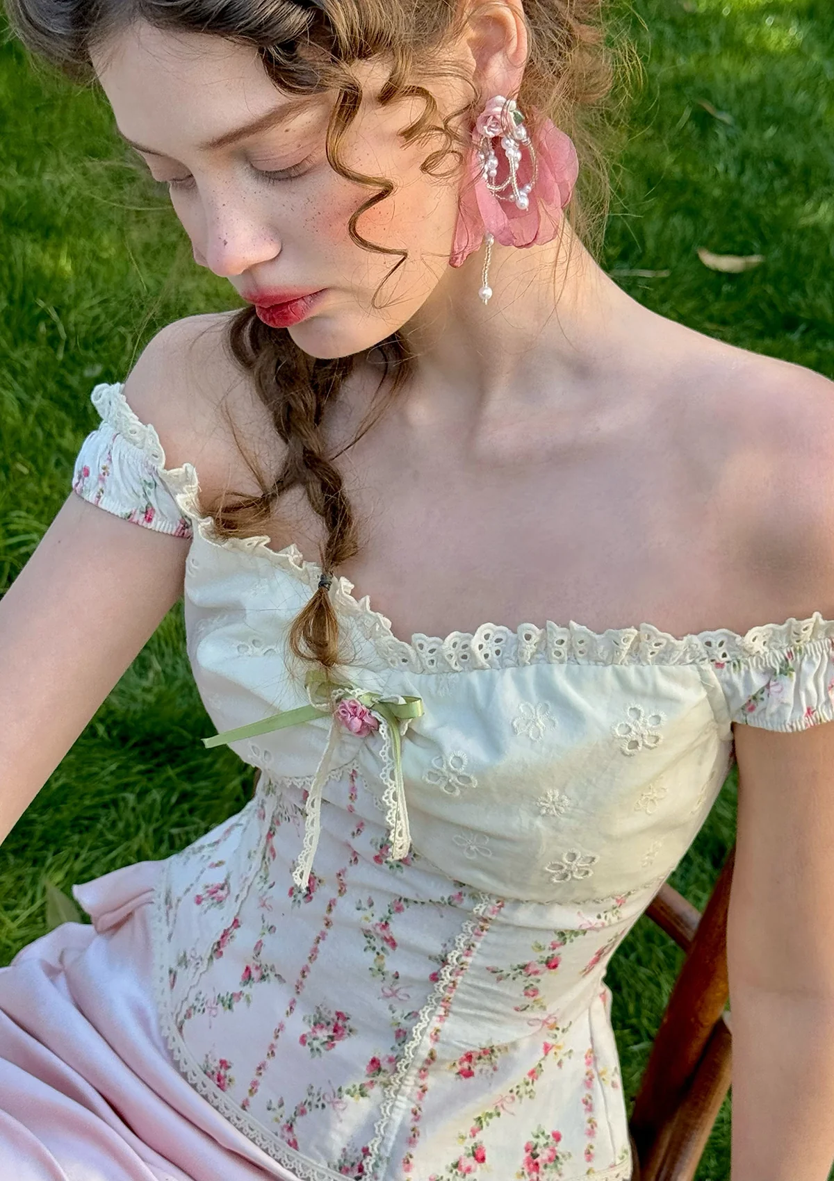 Rose Cake Cup Top - Thrancidy