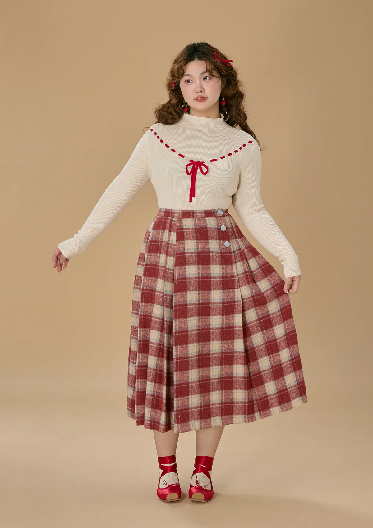 Curve & Plus Strawberry Post Office Knit Bottom Shirt - Thrancidy