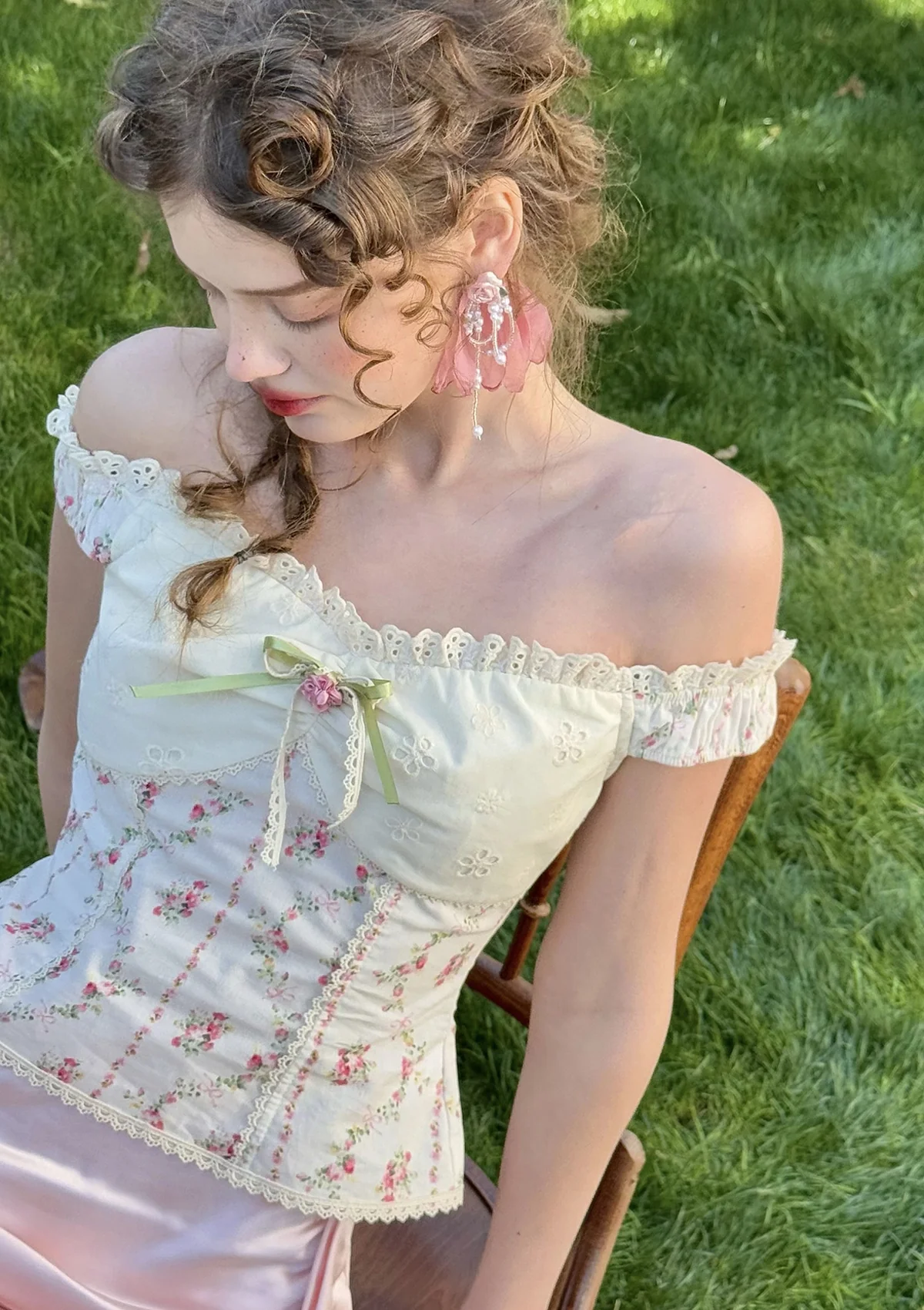 Rose Cake Cup Top - Thrancidy