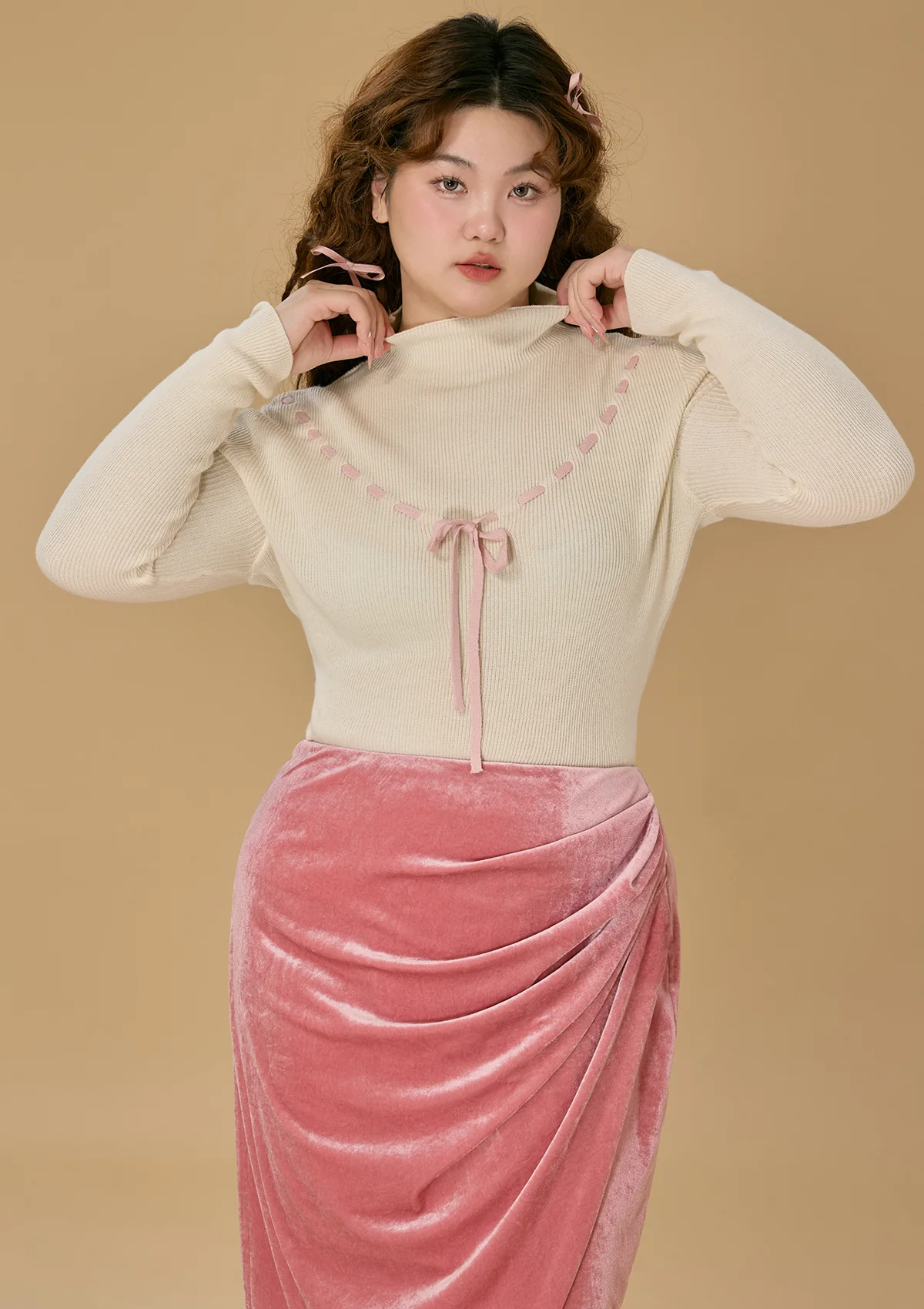 Curve & Plus Strawberry Post Office Knit Bottom Shirt - Thrancidy
