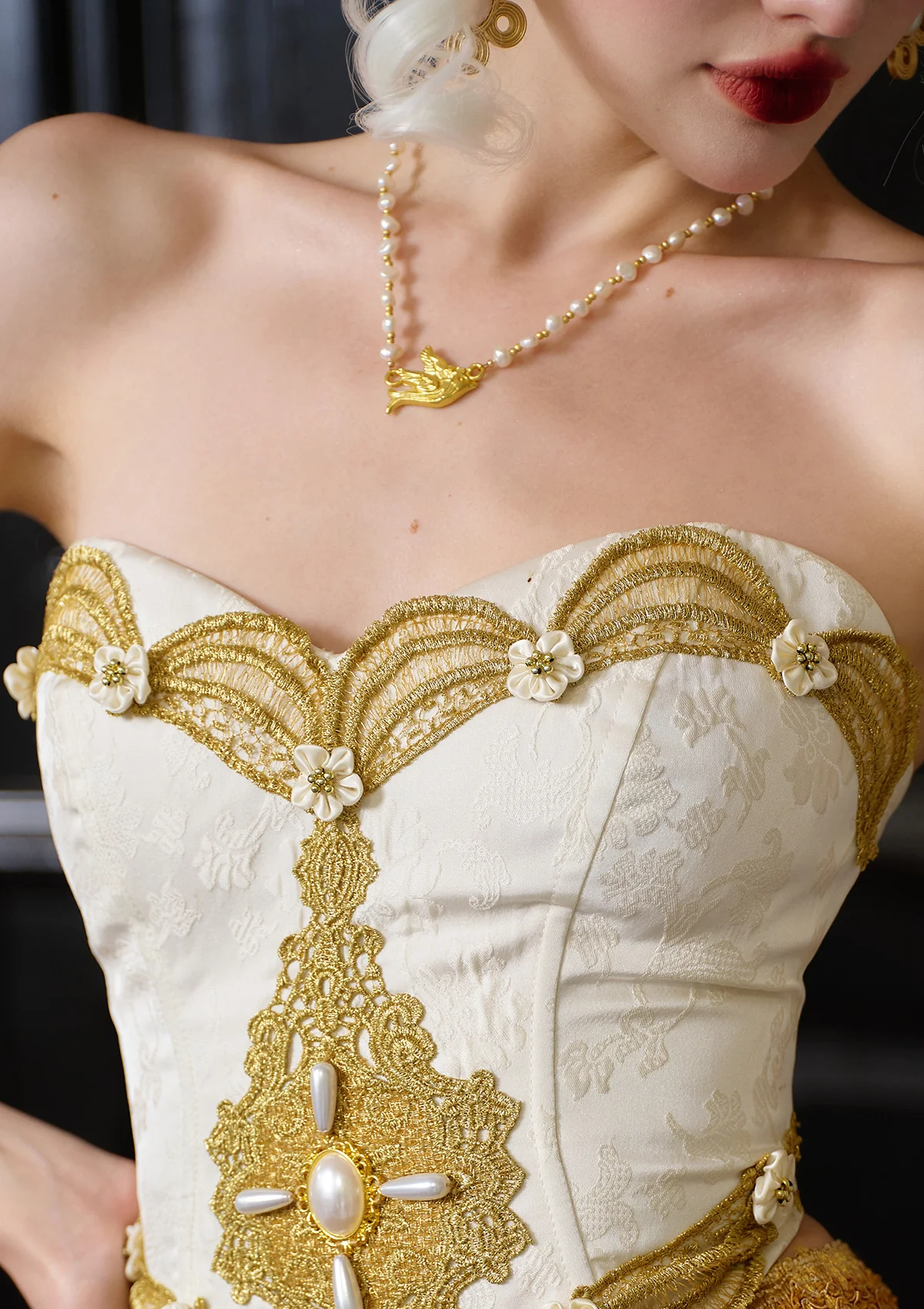 The Dove of Louvre Necklace - Thrancidy