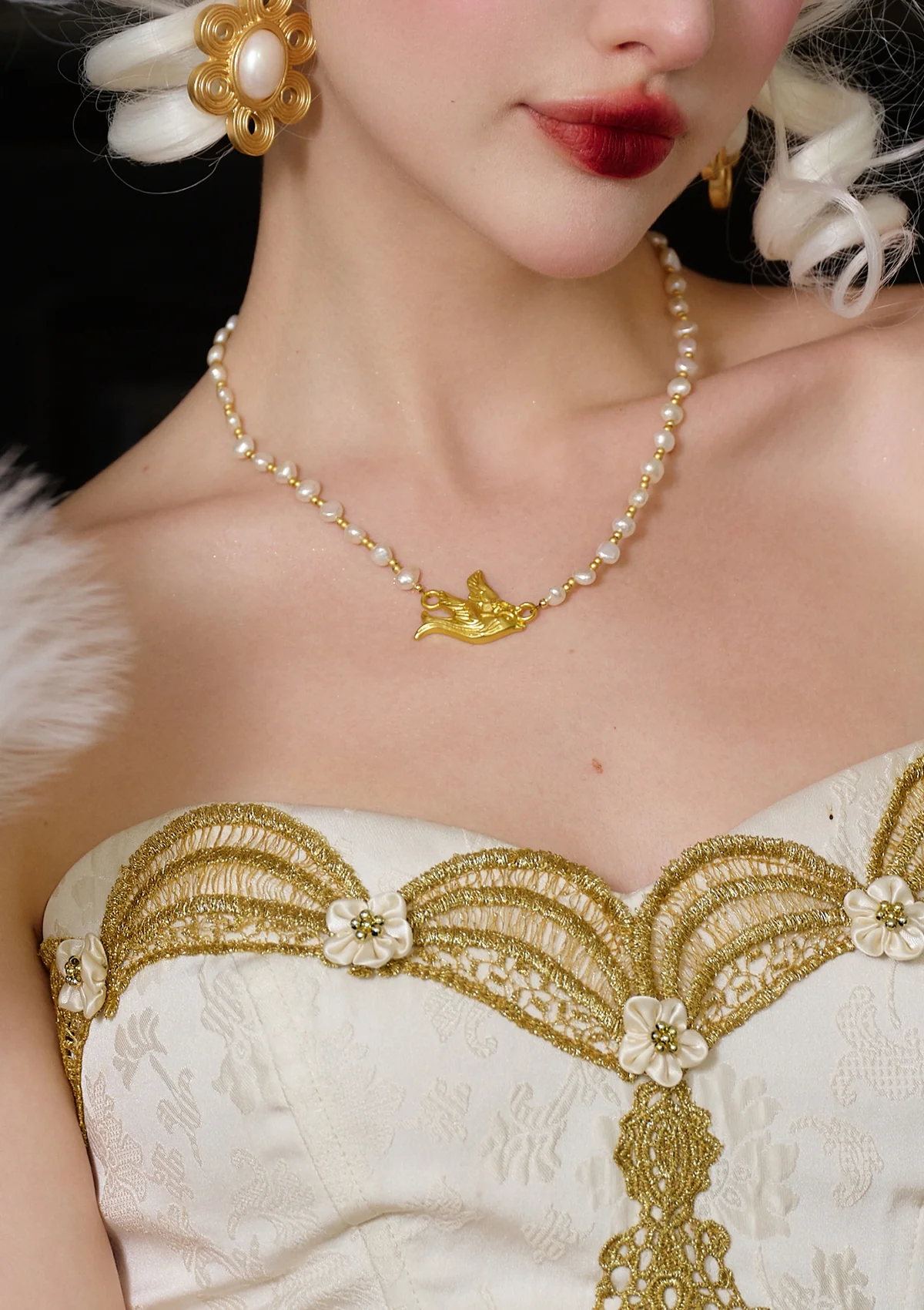 The Dove of Louvre Necklace - Thrancidy