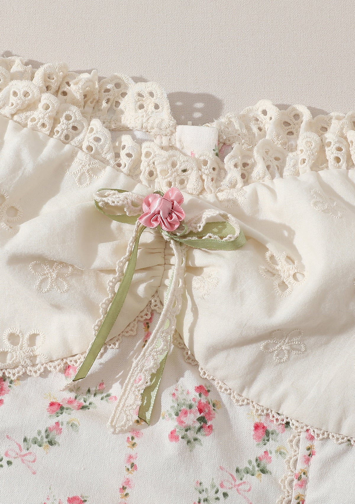 Rose Cake Cup Top - Thrancidy