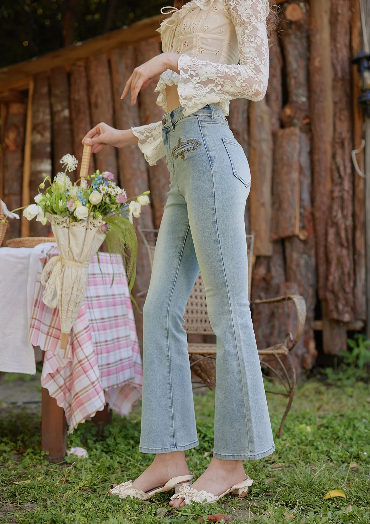 Cowgirl On The Run Jeans - Thrancidy
