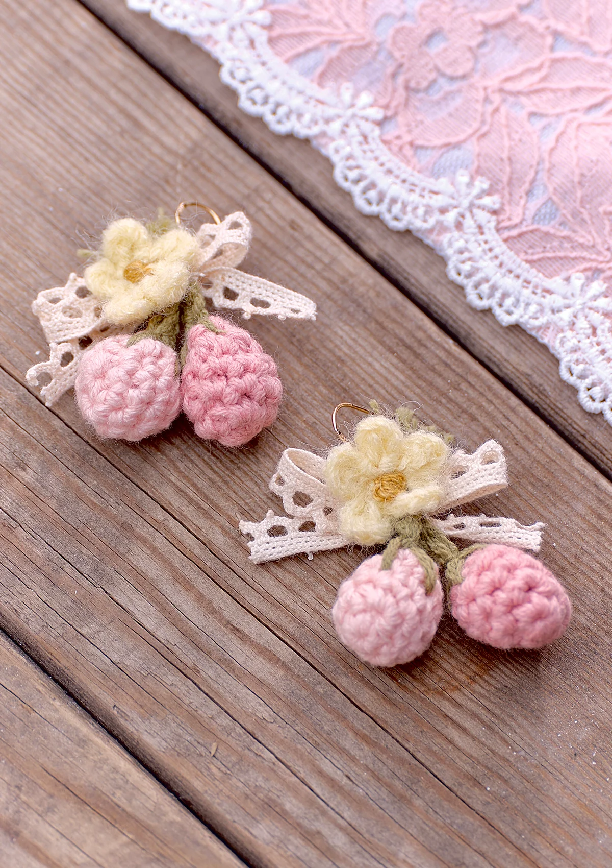 The Secret of Kingdom Flowerberry Ear Studs - Thrancidy