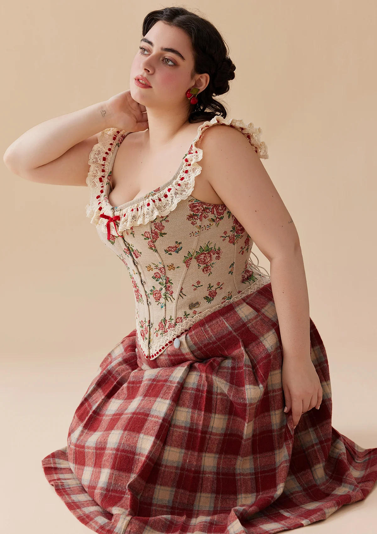 Curve & Plus Rosey Christmas Cottage Skirt - Thrancidy
